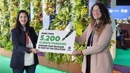 Oxfam presenteert en petitie met 5200 handtekeningen aan minister Khattabi